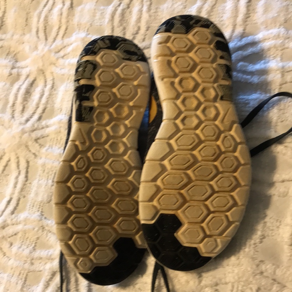 Nike Tennis shoes - Picture 5 of 6